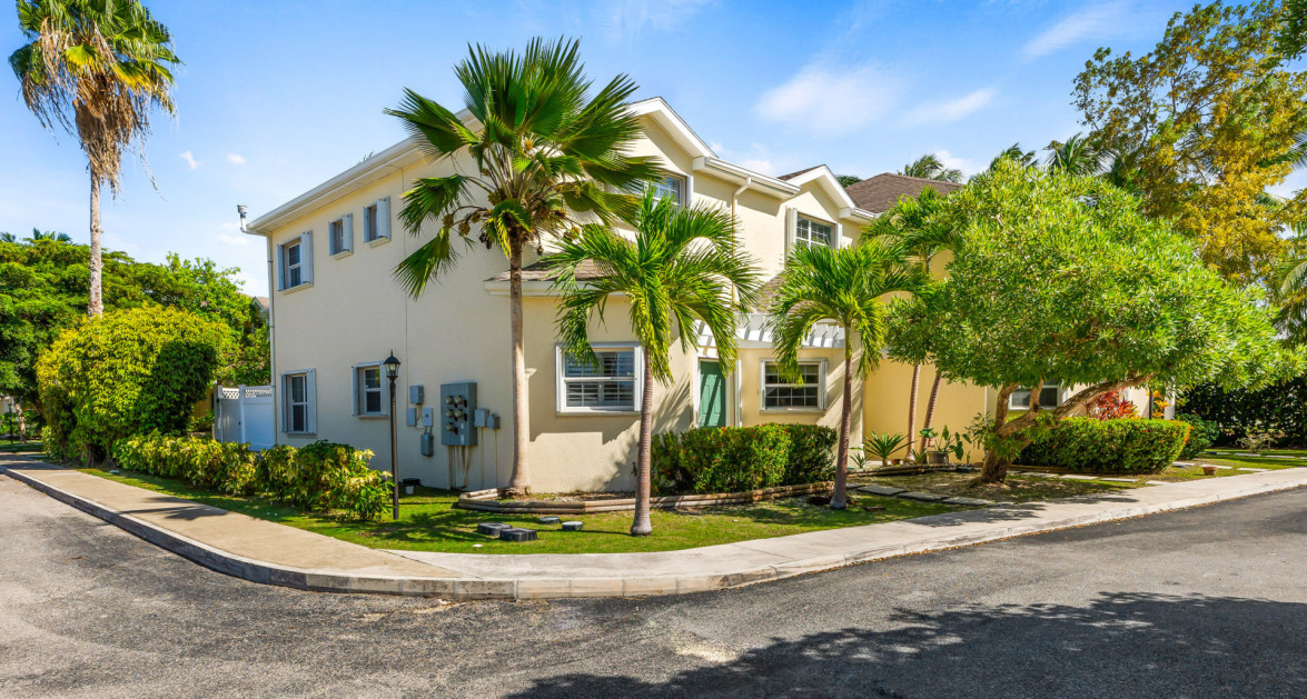 10 Sawgrass | Lovely 2-Bed/ 2.5-Bath Townhome in Low-Density, Family-Friendly Setting - Image 17