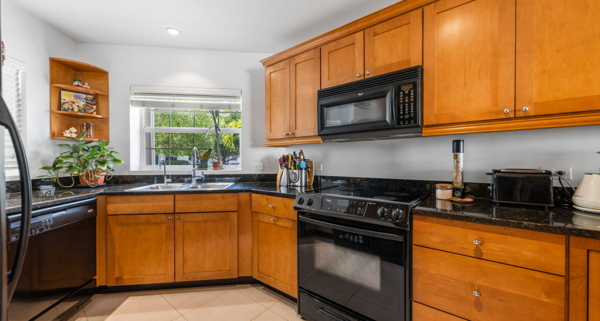 10 Sawgrass | Lovely 2-Bed/ 2.5-Bath Townhome in Low-Density, Family-Friendly Setting - Image 6