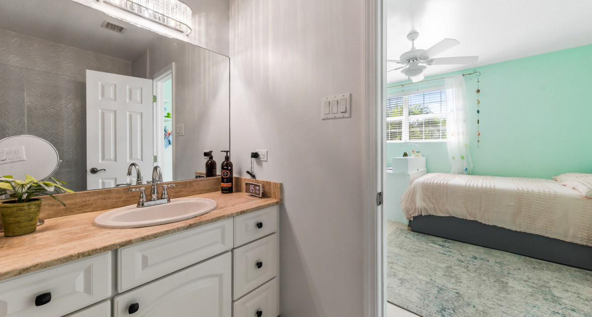 10 Sawgrass | Lovely 2-Bed/ 2.5-Bath Townhome in Low-Density, Family-Friendly Setting - Image 13