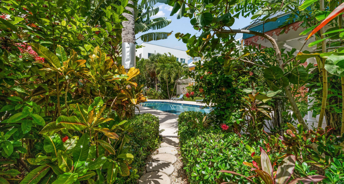 105 COCONUT BAY | UPGRADED END-UNIT TOWNHOUSE IN A QUIET, OCEANFRONT COMMUNITY - Image 15