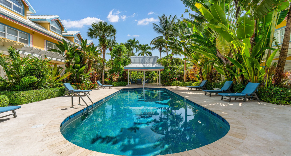 105 COCONUT BAY | UPGRADED END-UNIT TOWNHOUSE IN A QUIET, OCEANFRONT COMMUNITY - Image 17