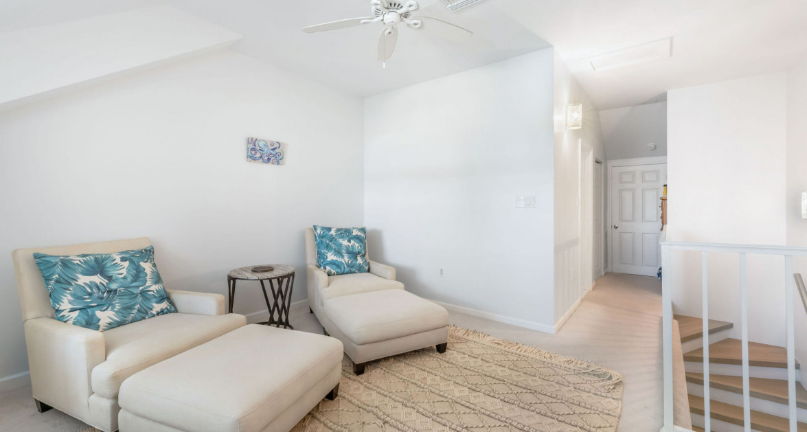 105 COCONUT BAY | UPGRADED END-UNIT TOWNHOUSE IN A QUIET, OCEANFRONT COMMUNITY - Image 12