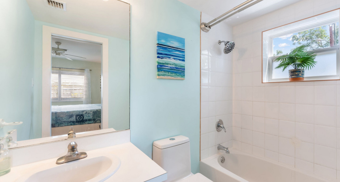 105 COCONUT BAY | UPGRADED END-UNIT TOWNHOUSE IN A QUIET, OCEANFRONT COMMUNITY - Image 10