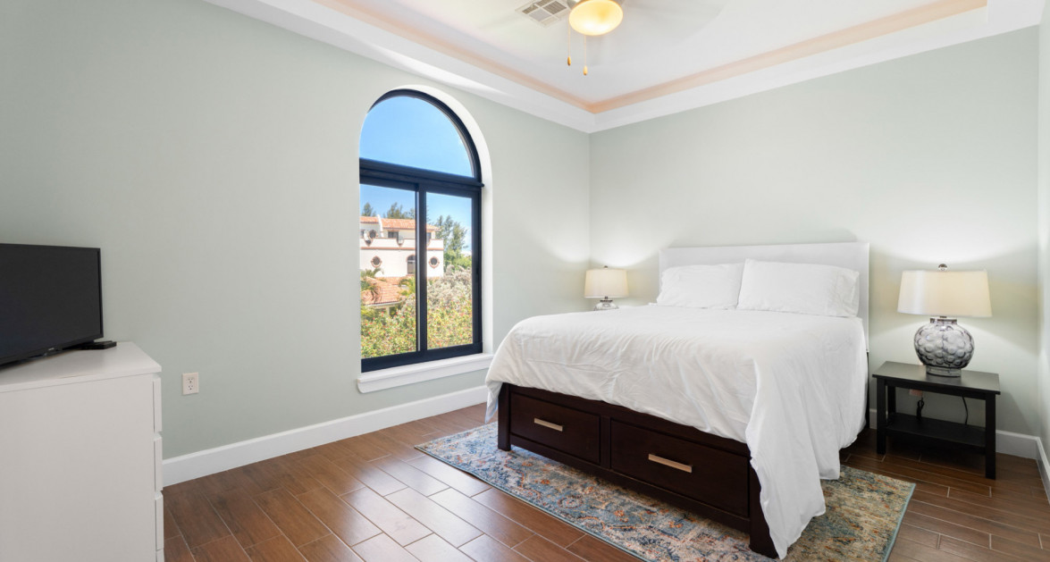 107 SAN SEBASTIAN- EXCEPTIONAL, LARGE 2-BED CONDO IN SOUGHT-AFTER SOUTH SOUND LOCATION - Image 8