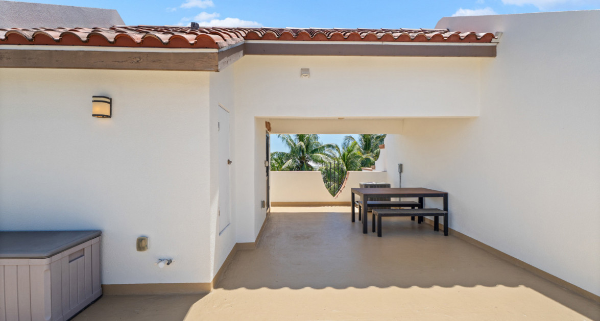 107 SAN SEBASTIAN- EXCEPTIONAL, LARGE 2-BED CONDO IN SOUGHT-AFTER SOUTH SOUND LOCATION - Image 14