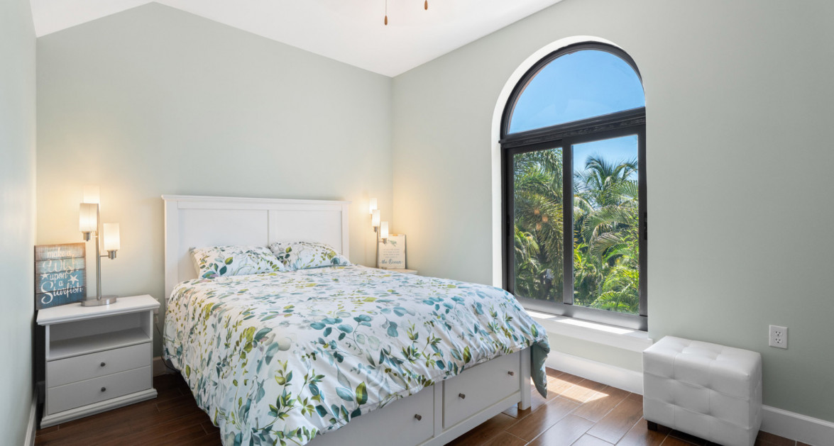 107 SAN SEBASTIAN- EXCEPTIONAL, LARGE 2-BED CONDO IN SOUGHT-AFTER SOUTH SOUND LOCATION - Image 10