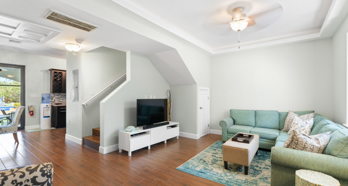 107 SAN SEBASTIAN- EXCEPTIONAL, LARGE 2-BED CONDO IN SOUGHT-AFTER SOUTH SOUND LOCATION - Image 2