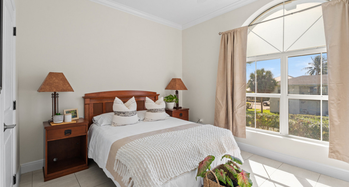 11 SNUG HARBOUR VILLAS | LOVELY 2-BED/ 2-BATH UNIT IN WELL-LOCATED COMMUNITY - Image 15