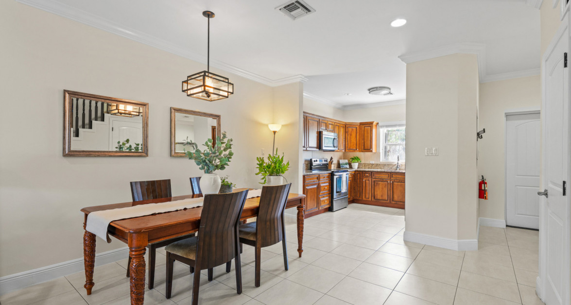 11 SNUG HARBOUR VILLAS | LOVELY 2-BED/ 2-BATH UNIT IN WELL-LOCATED COMMUNITY - Image 8