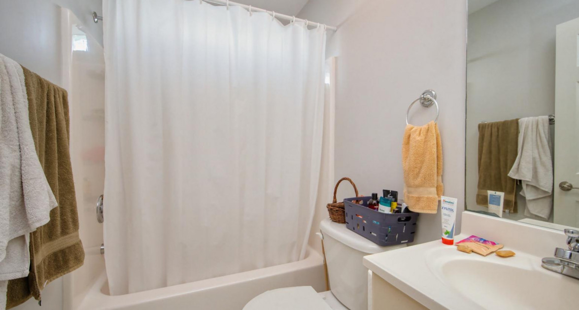 #120C LAKESIDE 2 BED CONDO - Image 6