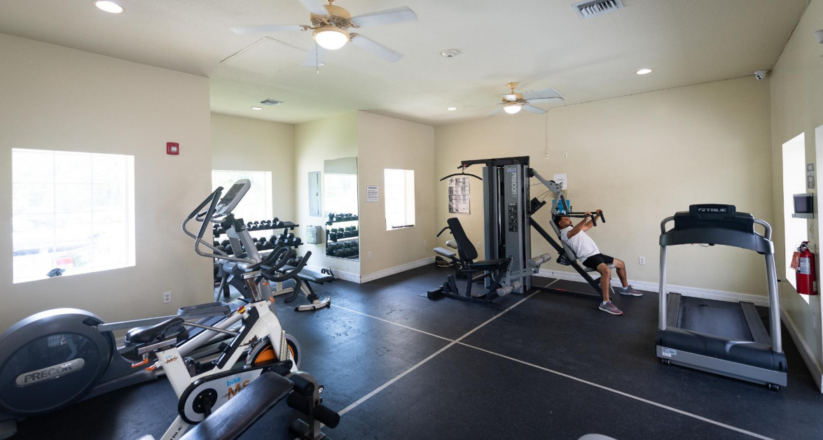 #120C LAKESIDE 2 BED CONDO - Image 9