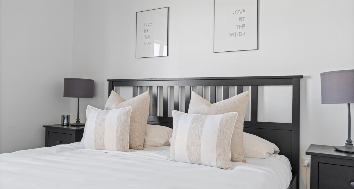 17 SNUG HARBOUR VILLAS | FANTASTIC 2-BED/ 2.5 BATH IN HIGHLY SOUGHT-AFTER COMPLEX - Image 13