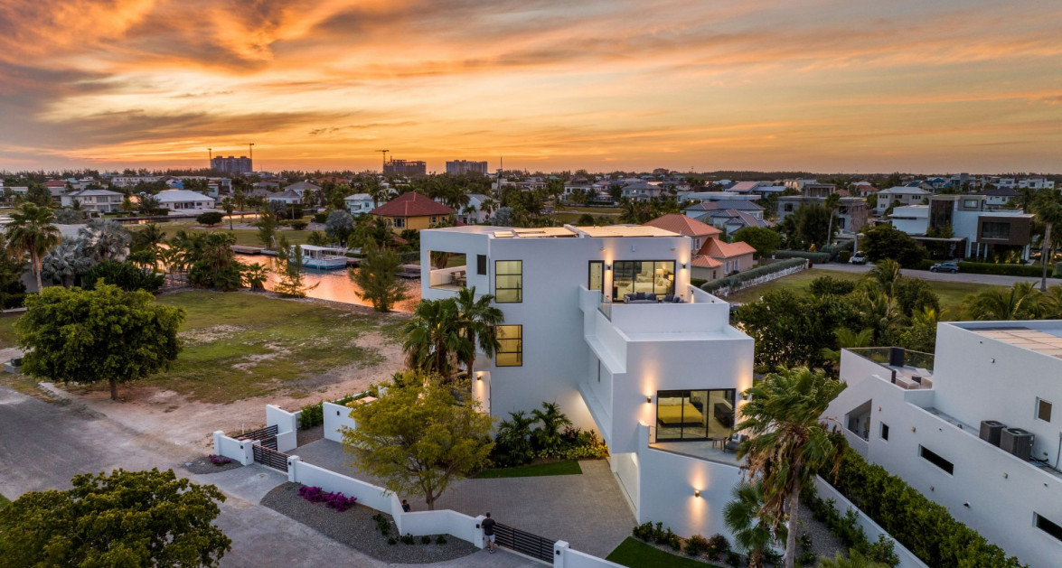 18 Baccarat Quay, Crystal Harbour - Image 20