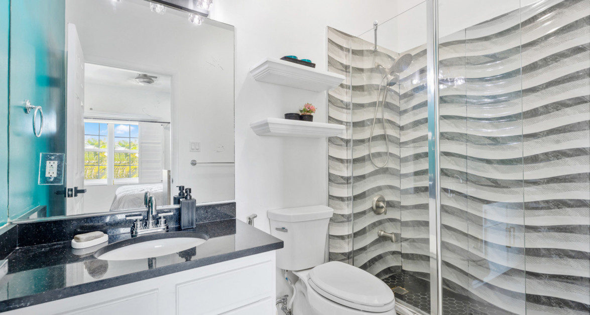 18 SUNRISE TOWNHOMES, PHASE 3, SOUTH SOUND AREA | OVERSIZED, RENOVATED 2-BED UNIT - Image 19