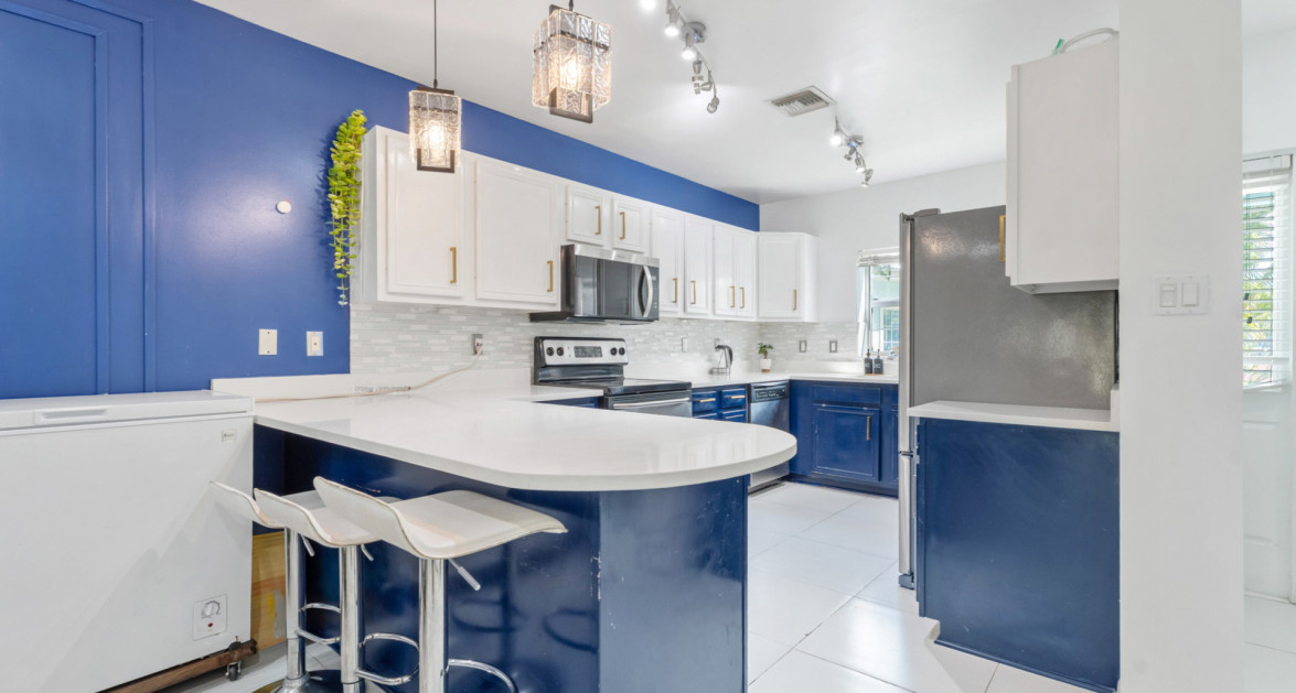 18 SUNRISE TOWNHOMES, PHASE 3, SOUTH SOUND AREA | OVERSIZED, RENOVATED 2-BED UNIT - Image 4