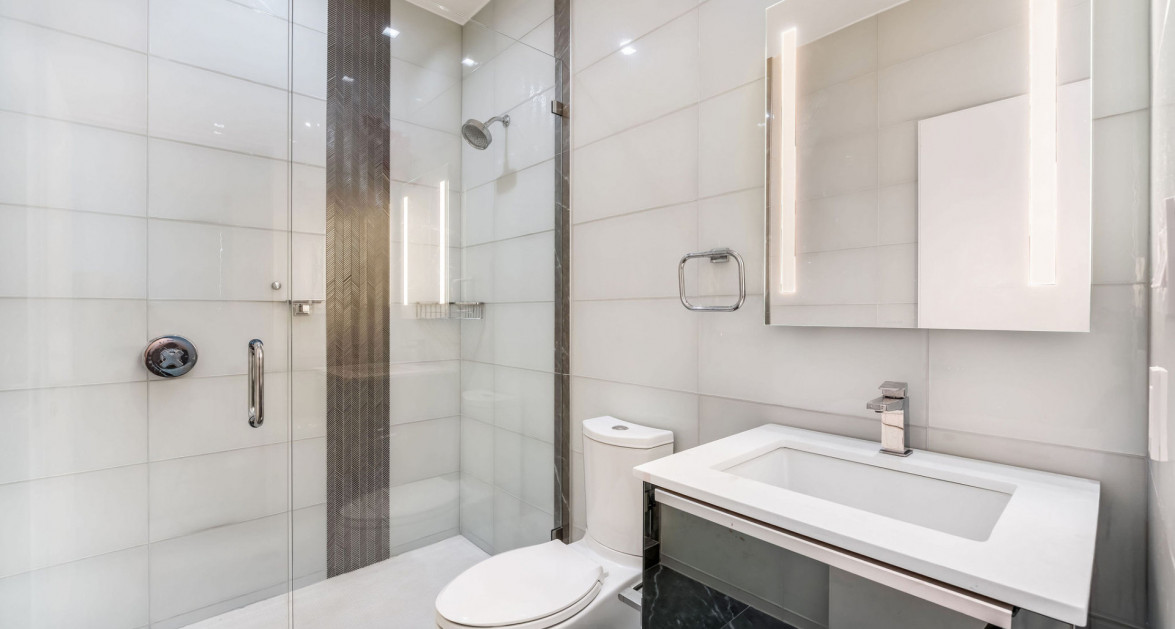 1FIN- Single Level Corner Condo with Excellent Layout - Image 29