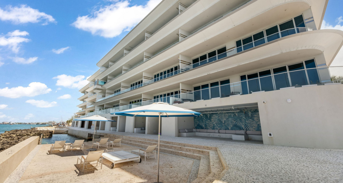 1FIN- Single Level Corner Condo with Excellent Layout - Image 37