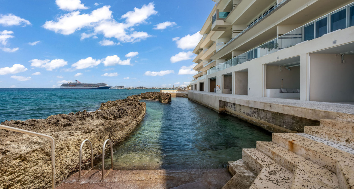 1FIN- Single Level Corner Condo with Excellent Layout - Image 38