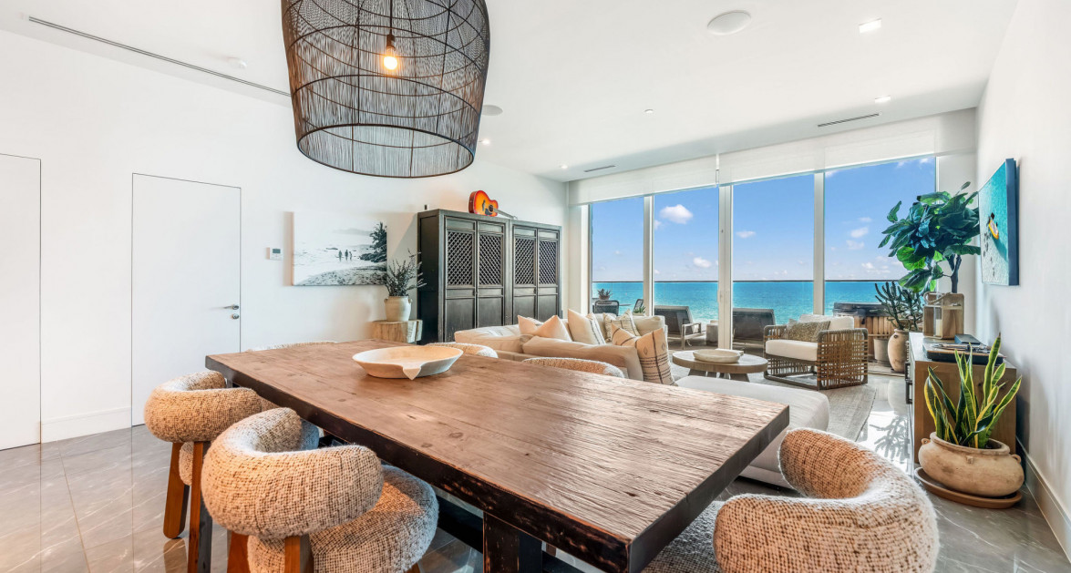 1FIN- Single Level Corner Condo with Excellent Layout - Image 3