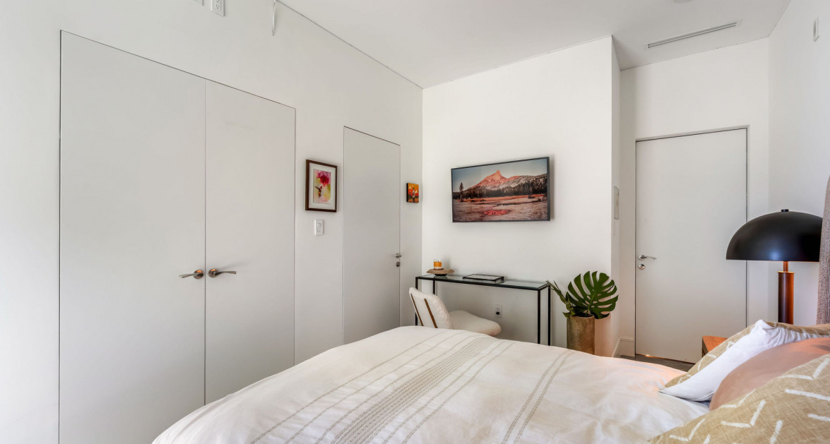 1FIN- Single Level Corner Condo with Excellent Layout - Image 28