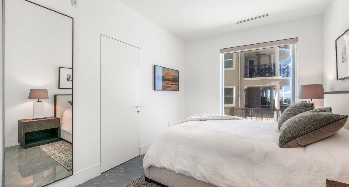 1FIN- Single Level Corner Condo with Excellent Layout - Image 25