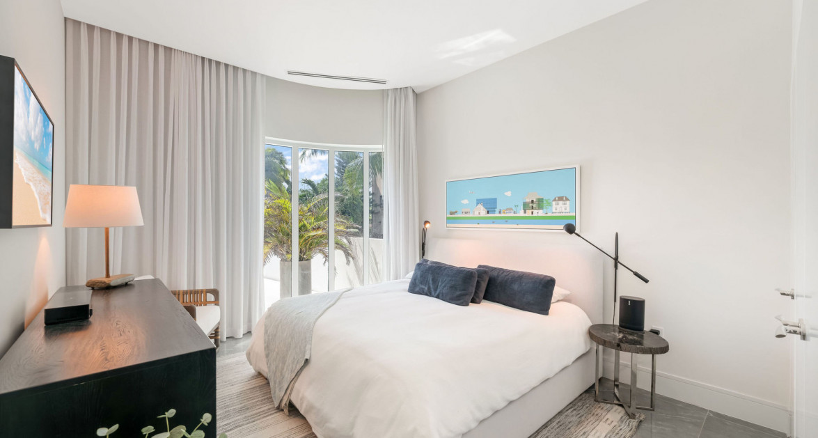 1FIN- Single Level Corner Condo with Excellent Layout - Image 21