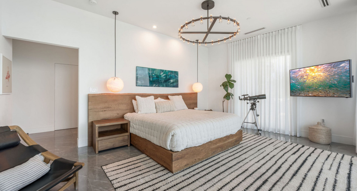 1FIN- Single Level Corner Condo with Excellent Layout - Image 11
