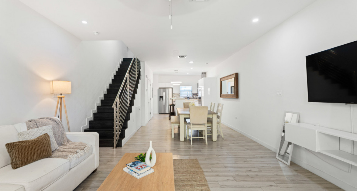 20 OCEAN REACH- CHARMING 2-BED/ 3-BATH IN AWESOME LOCATION - Image 1