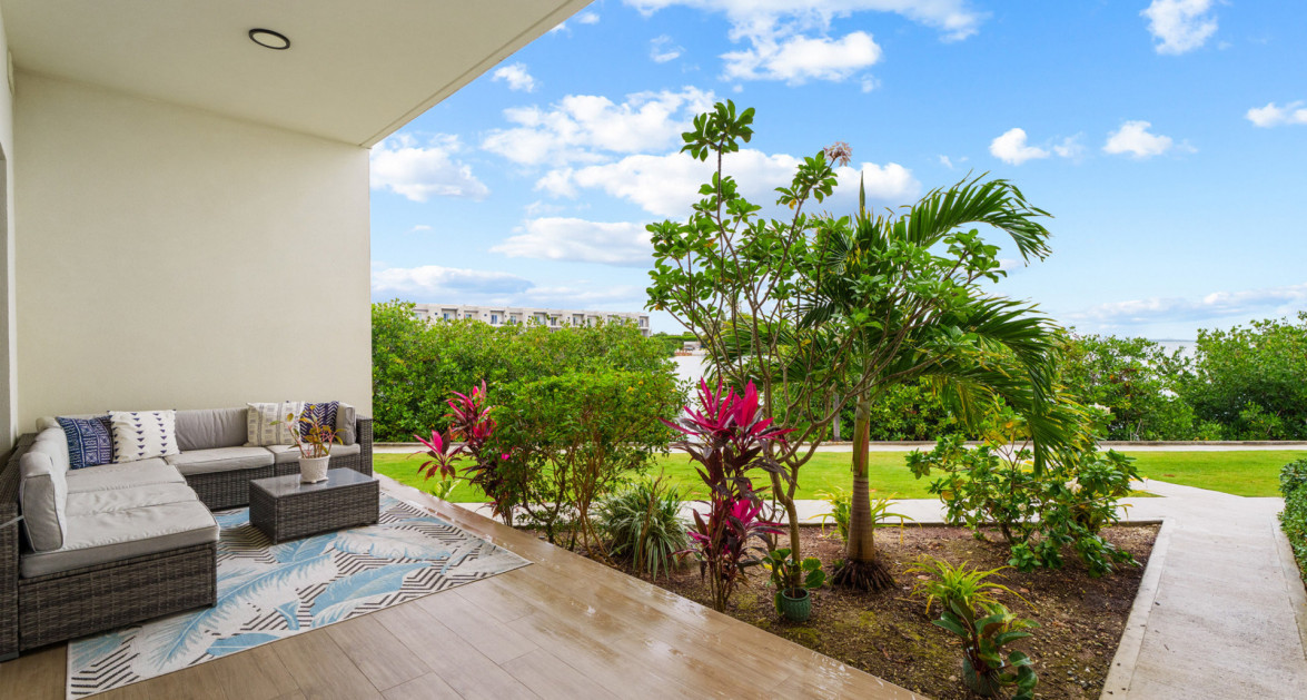 23 ALLURE | EXCEPTIONAL WATERFRONT 2-BED UNIT WITH A HIGHLY MODIFIED LAYOUT - Image 17