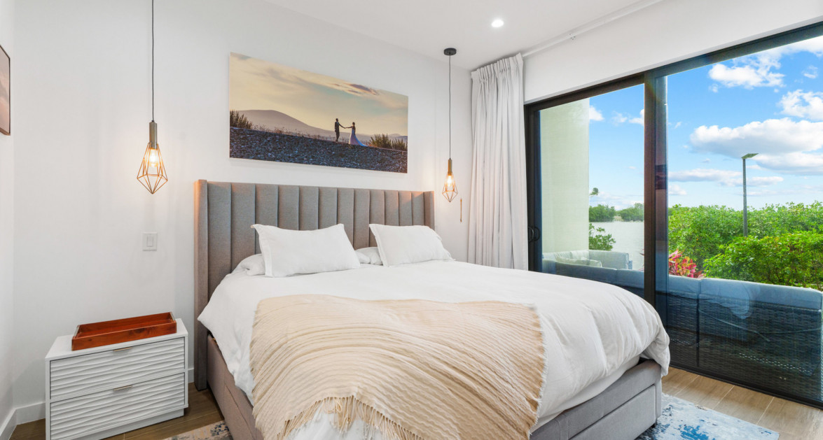23 ALLURE | EXCEPTIONAL WATERFRONT 2-BED UNIT WITH A HIGHLY MODIFIED LAYOUT - Image 9