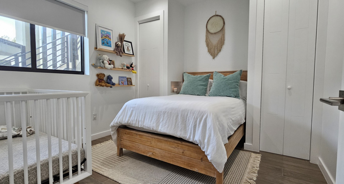 23 ALLURE | EXCEPTIONAL WATERFRONT 2-BED UNIT WITH A HIGHLY MODIFIED LAYOUT - Image 15