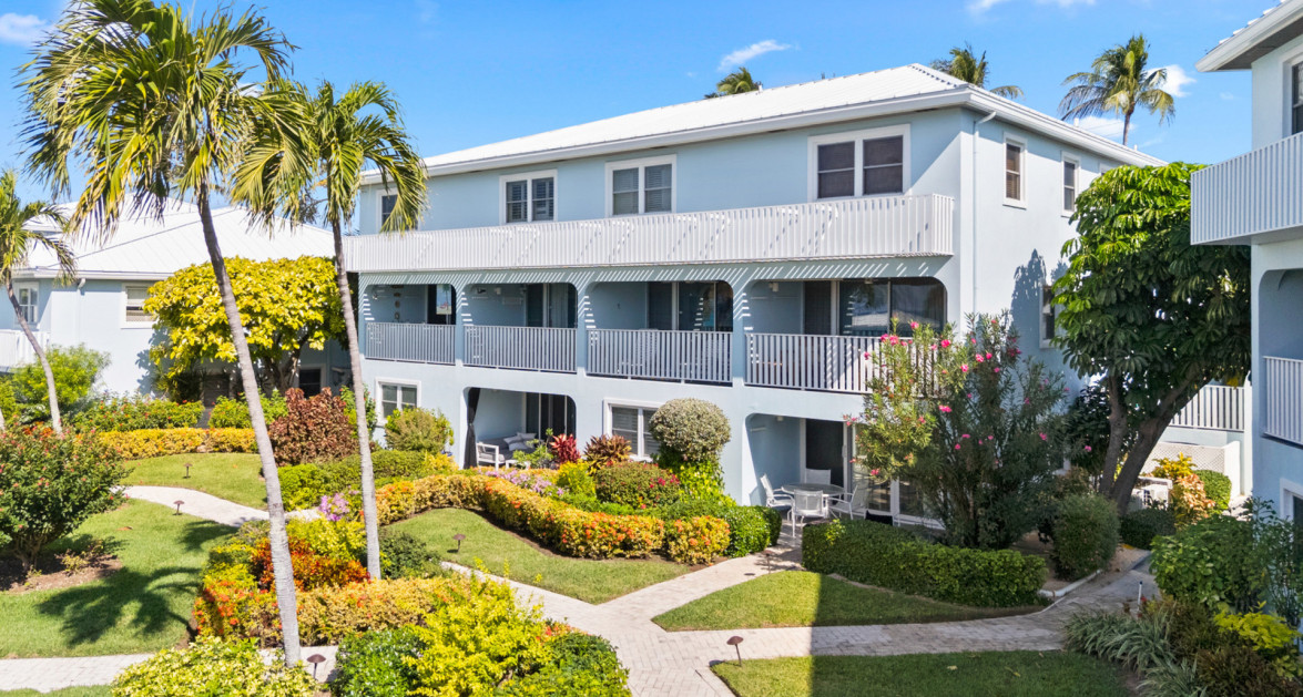 26 SILVER SANDS | SEVEN MILE BEACH: THE STRENGTH OF SCARCITY ON AN UNRIVALED SHORELINE. - Image 12