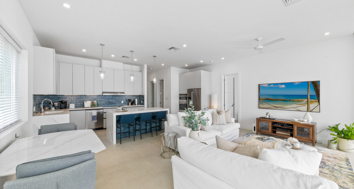 26 SUNSET POINT | RARE 3?BED UNIT WITH ITS OWN 0.33?ACRE PRIVATE SEAFRONT LOT - Image 5
