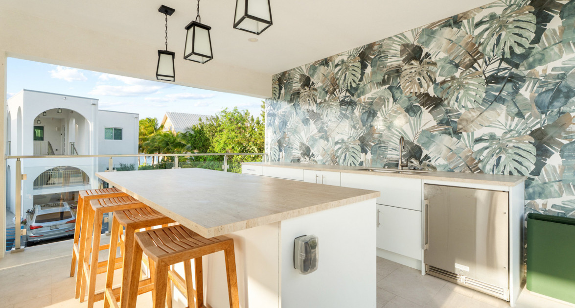 26 SUNSET POINT | RARE 3?BED UNIT WITH ITS OWN 0.33?ACRE PRIVATE SEAFRONT LOT - Image 21