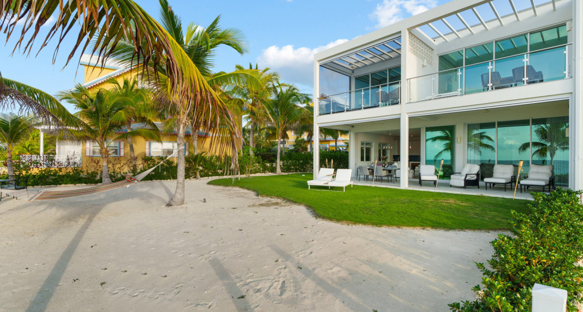 26 SUNSET POINT | RARE 3?BED UNIT WITH ITS OWN 0.33?ACRE PRIVATE SEAFRONT LOT - Image 18