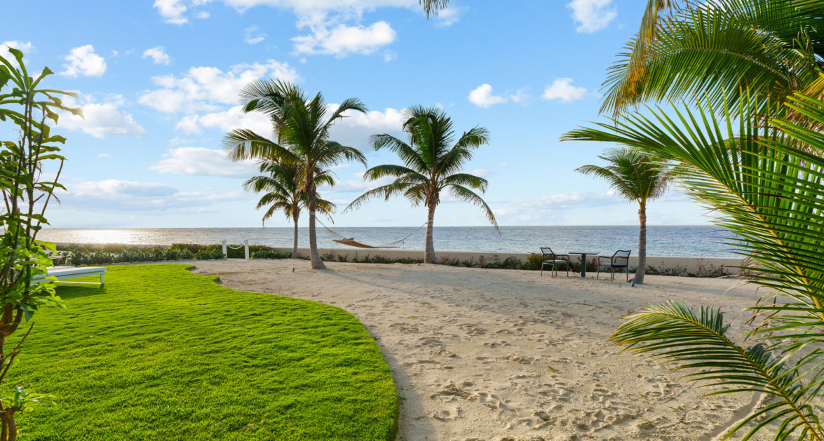 26 SUNSET POINT | RARE 3?BED UNIT WITH ITS OWN 0.33?ACRE PRIVATE SEAFRONT LOT - Image 17
