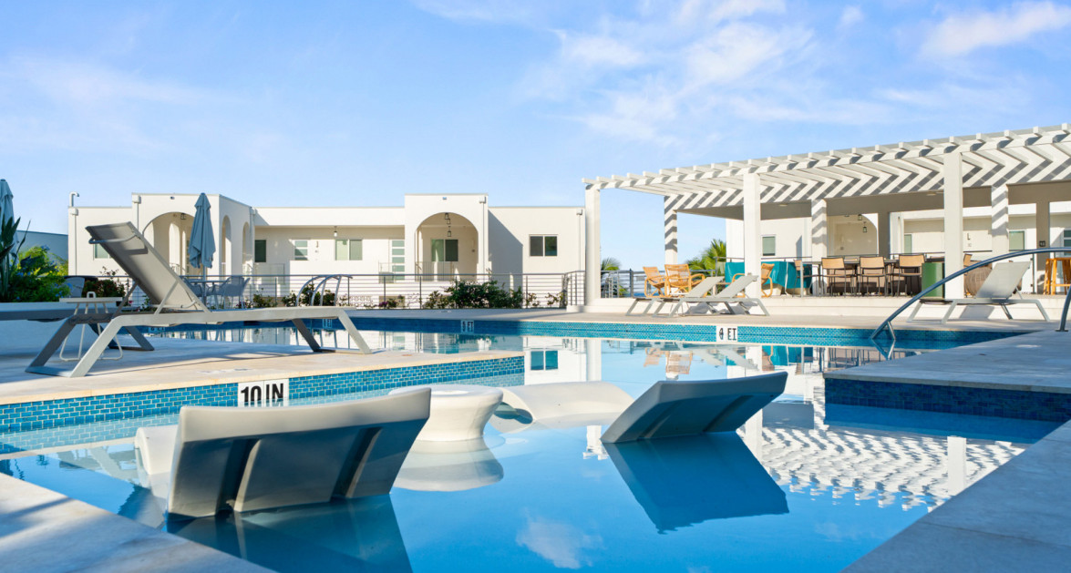 26 SUNSET POINT | RARE 3?BED UNIT WITH ITS OWN 0.33?ACRE PRIVATE SEAFRONT LOT - Image 25