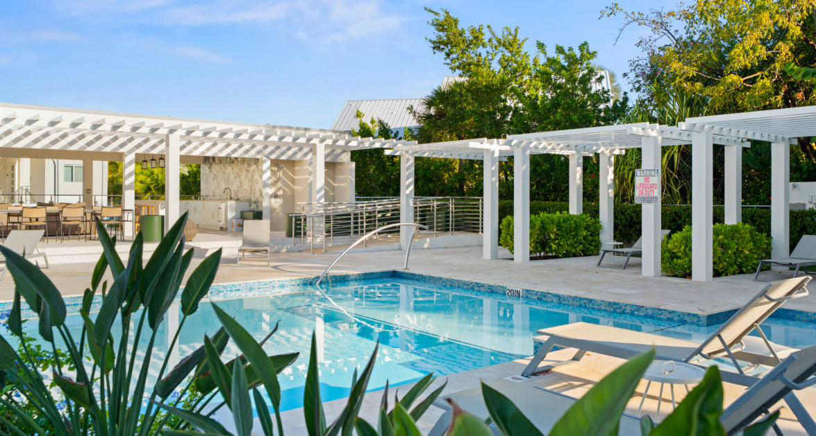 26 SUNSET POINT | RARE 3?BED UNIT WITH ITS OWN 0.33?ACRE PRIVATE SEAFRONT LOT - Image 24