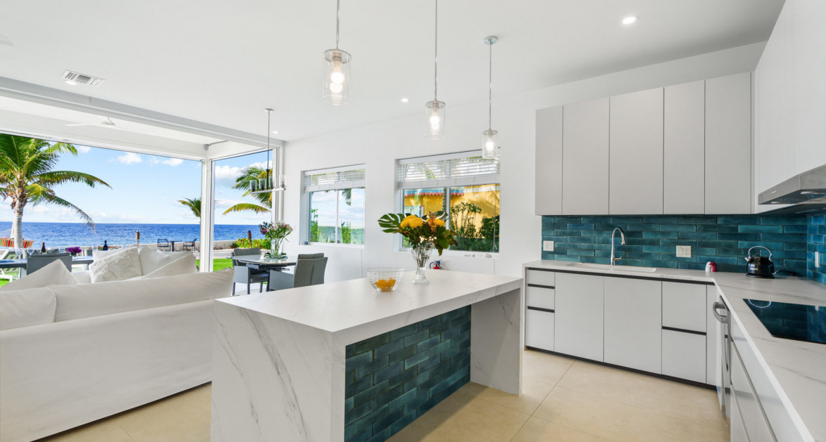 26 SUNSET POINT | RARE 3?BED UNIT WITH ITS OWN 0.33?ACRE PRIVATE SEAFRONT LOT - Image 2