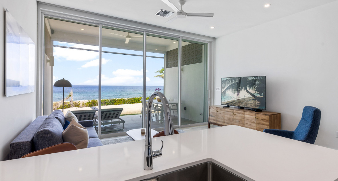 28 Sunset Point | Well Appointed Seafront Unit | 1-Bed/ 1.5 Bath - Image 5
