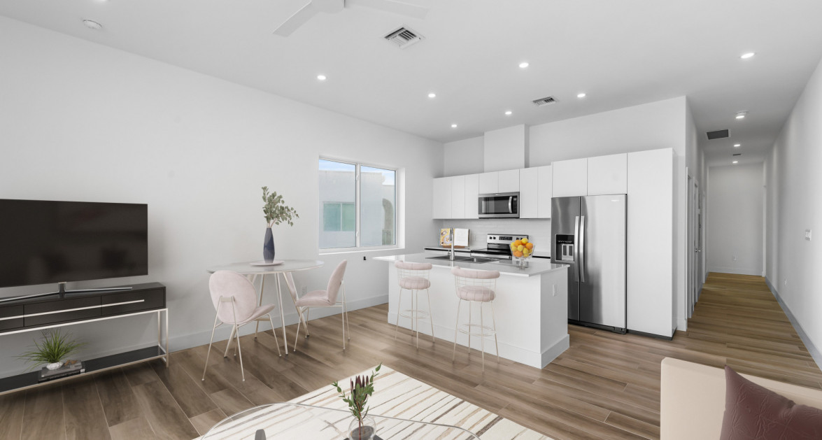 30 SUNSET POINT: EXTENDED 1-BED1.5 BATH SEAFRONT END UNIT - Image 1