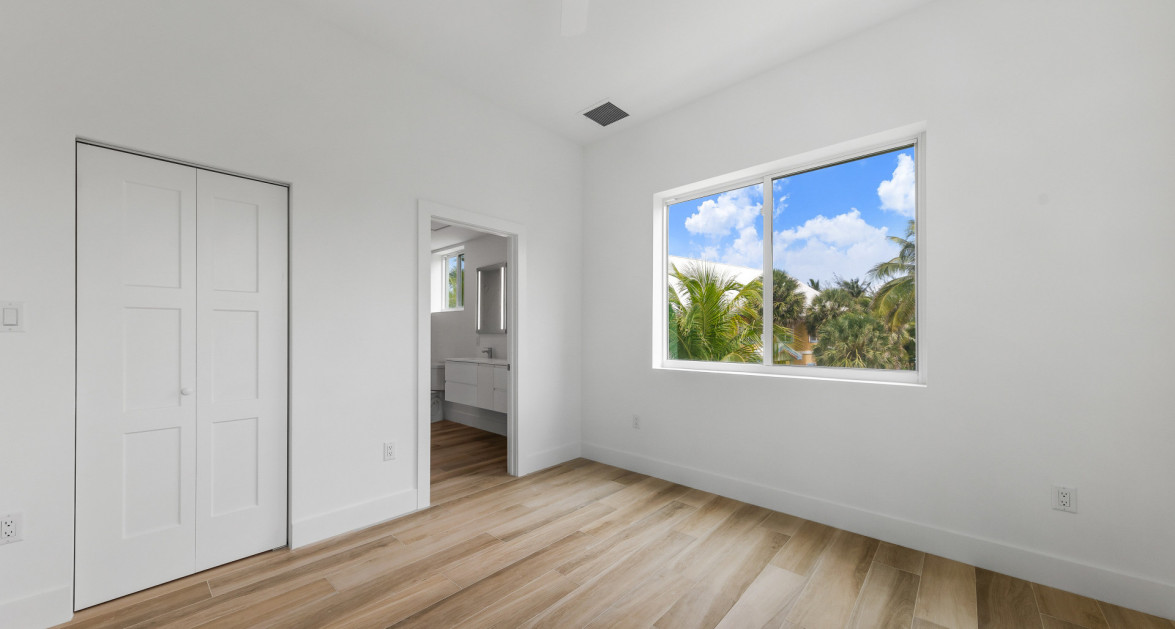 30 SUNSET POINT: EXTENDED 1-BED1.5 BATH SEAFRONT END UNIT - Image 6