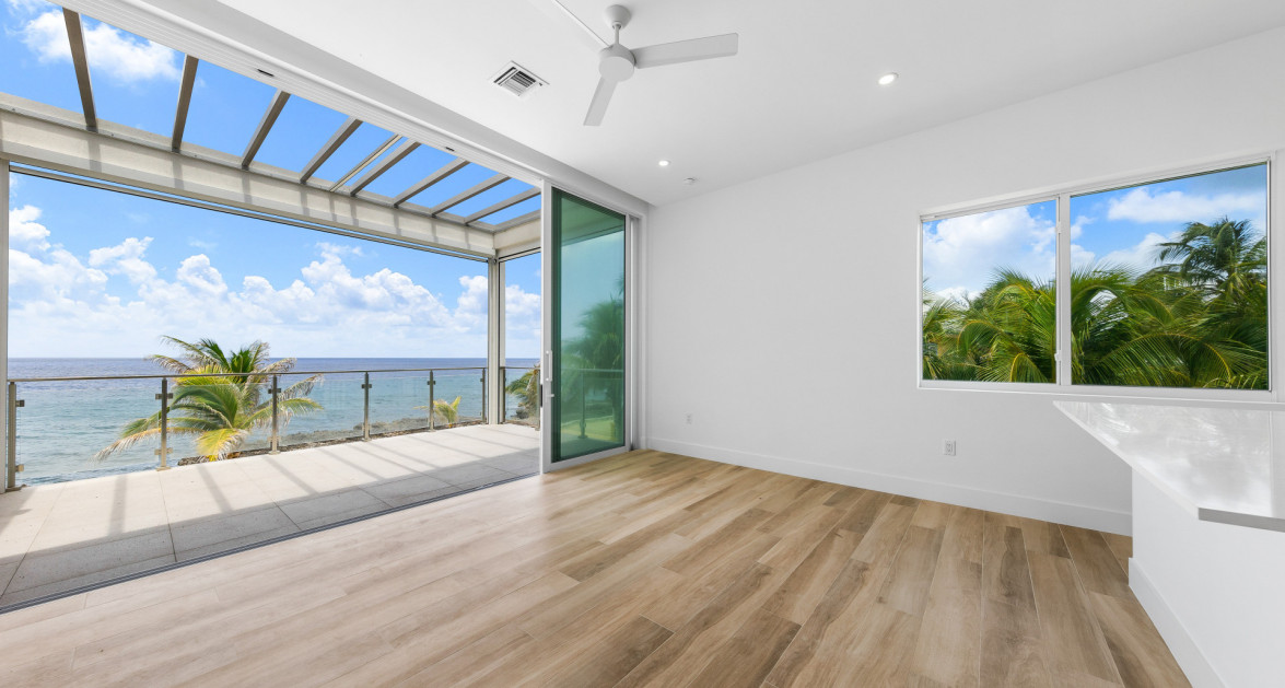 30 SUNSET POINT: EXTENDED 1-BED1.5 BATH SEAFRONT END UNIT - Image 4