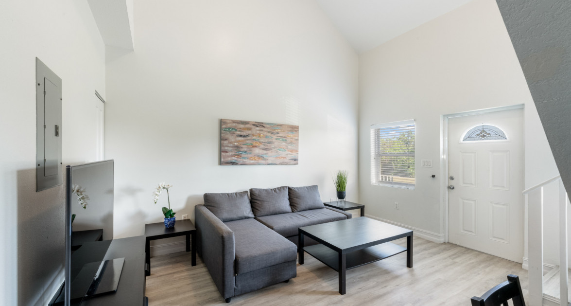 #31 Executive Suites | George Town - Investor Opportunity, 2 Bed Middle unit - Image 3