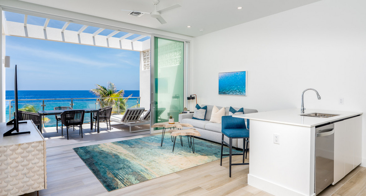 31 Sunset Point- Seafront, 2nd Floor, Unbelievable Views! 1-Bed/ 1.5-Bath