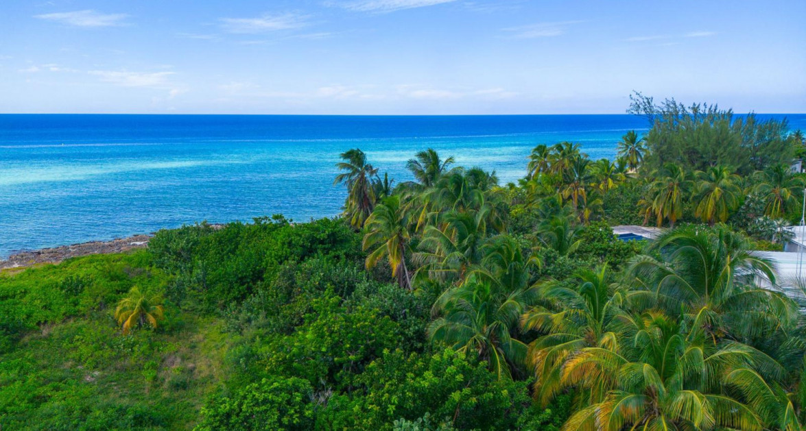 330 Feet of Stunning Oceanfront Land- Incredibly Rare - Image 2