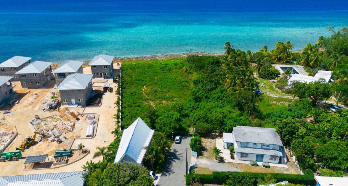 330 Feet of Stunning Oceanfront Land- Incredibly Rare - Image 9