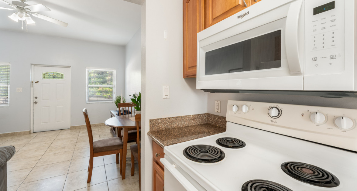 #38 Executive Suites | George Town - Investor Opportunity, 1 Bed Middle unit - Image 6