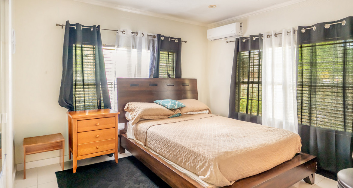 Prospect 4 bedroom home with 2 cottages - Image 12