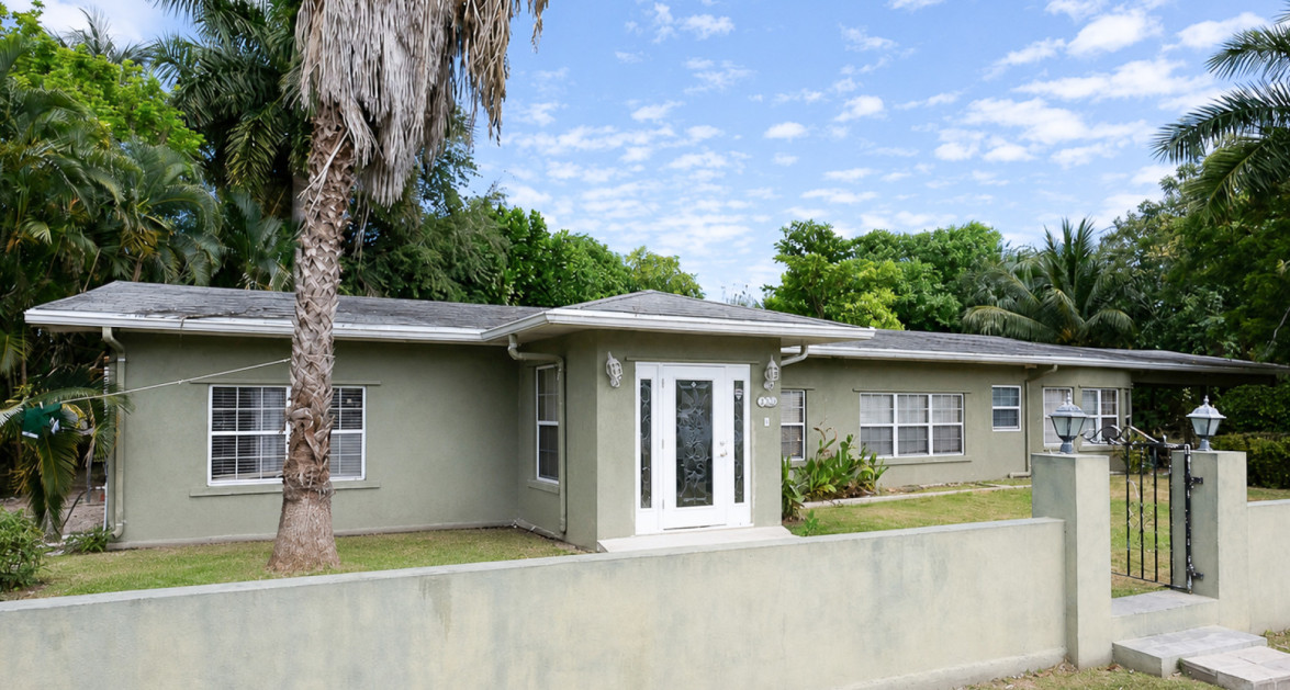 4 bedroom home with 2 cottages - Image 5